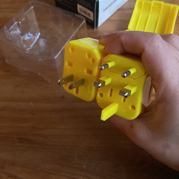 LOGiiX Travel adapter - Picture 5 of 7